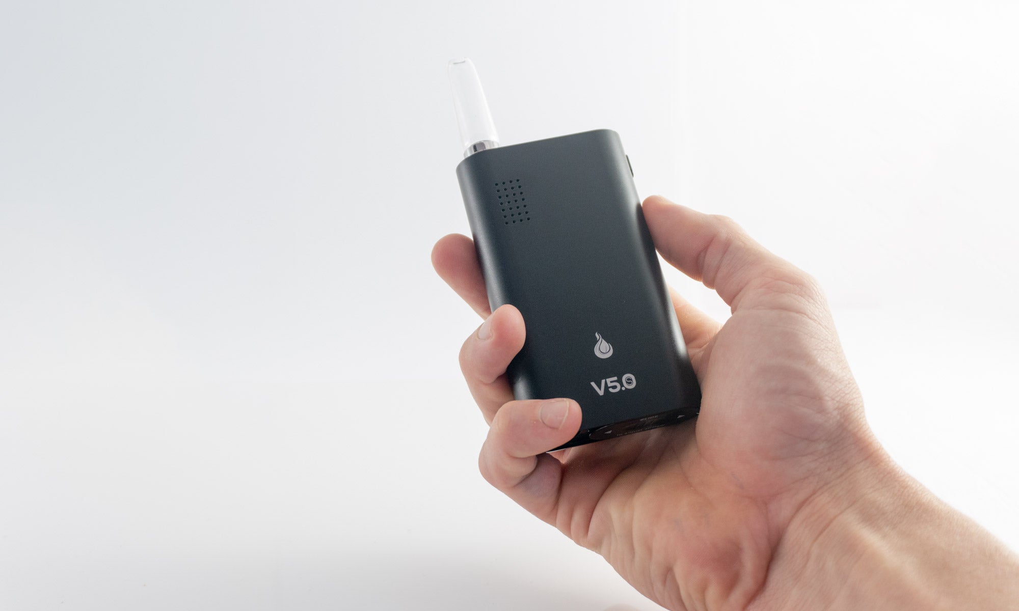 Black Flowermate v5.0s vaporizer with white background