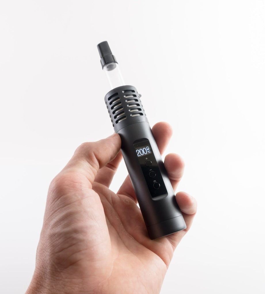 Arizer air 2 in hand